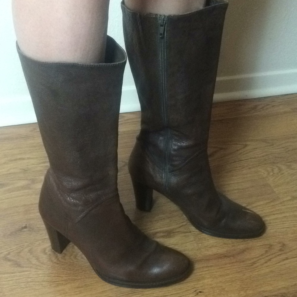 Boots - Picture 3 of 3
